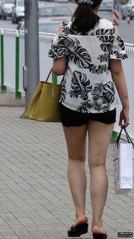 成都街拍吃瓜摆阵视频下载,揭秘网红街拍背后的趣味瞬间