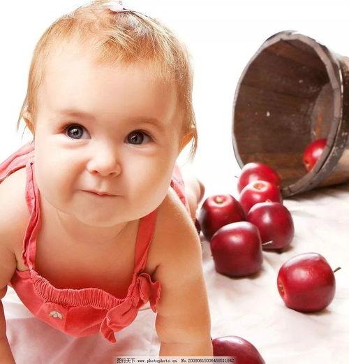 吃瓜宝宝小视频,萌娃趣味瞬间，笑料百出